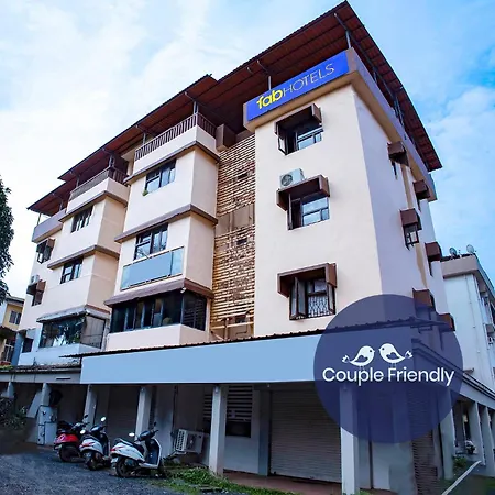 Fabhotel Comfort Stays - Nr Miramar Beach
